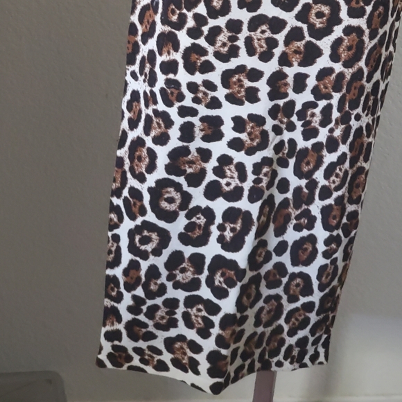 Michael Kors Leopard Midi Skirt - Picture 8 of 8